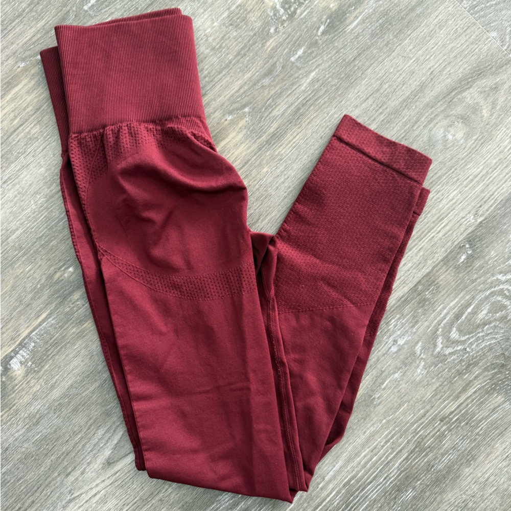 HALARA Women's Burgundy Leggings with booty lift